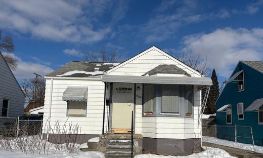 19381 Kenosha Street, Harper Woods, MI 48225: Harper Woods 2 Bedroom Bungalow with bonus space