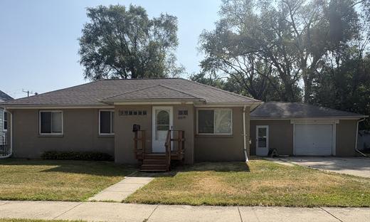 21410 Doepfer, Warren, Mi, 48091: Warren Ranch with Massive back yard