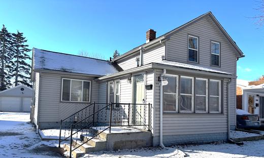 22700 Socia Street, St. Clair Shores, MI  48082: St. Clair Shores Bungalow