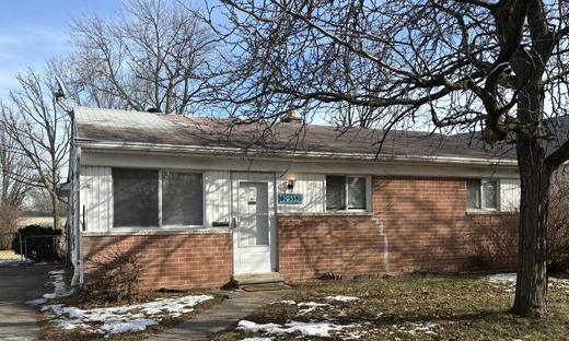 29332 Utica Rd, Roseville, MI 48066: Roseville 3 bedroom house with 1300 sq feet