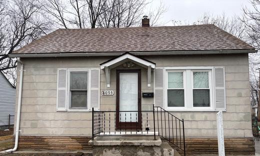 8095 Continental Ave, Warren, MI 48089: Updated Warren 2 Bedroom Ranch