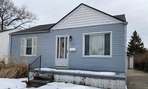 920 E Mapledale Avenue, Hazel Park, MI  48030: Updated 2 BR, 2 Bath Ranch FOR LEASE